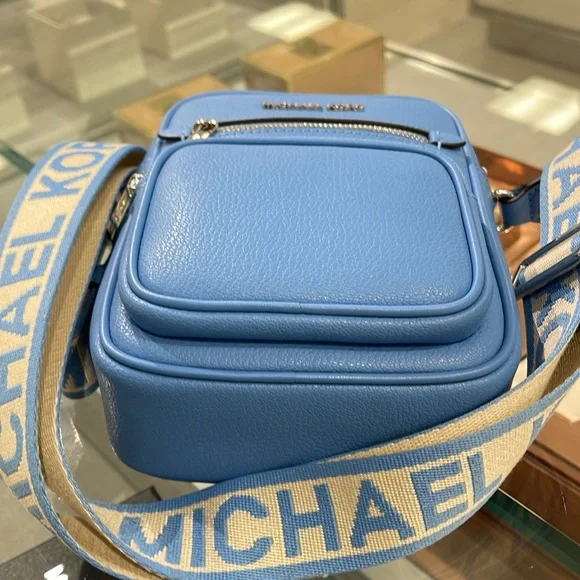 MICHAEL KORS Jet Set Medium Leather Crossbody Bag Flight
Sth Pacific
NWT - Picture 9 of 16